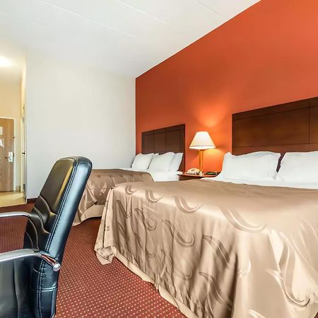 Quality Inn & Suites Лоурънсбърг Екстериор снимка