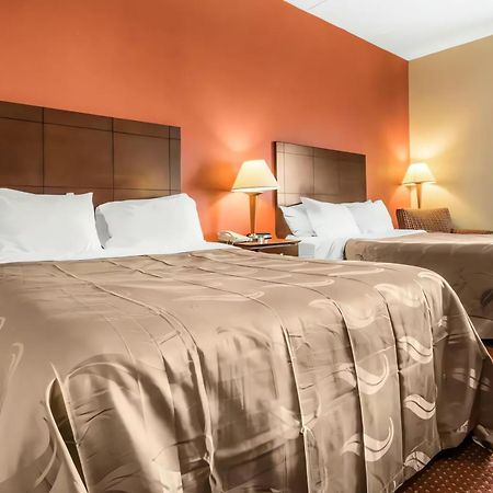 Quality Inn & Suites Лоурънсбърг Екстериор снимка
