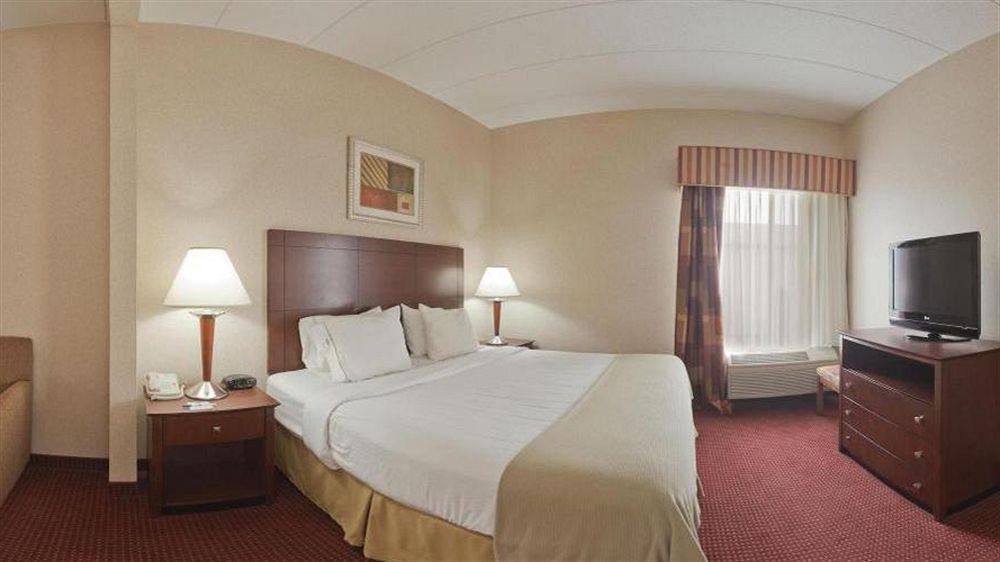 Quality Inn & Suites Лоурънсбърг Екстериор снимка