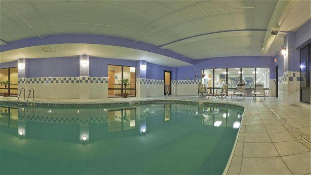 Quality Inn & Suites Лоурънсбърг Екстериор снимка