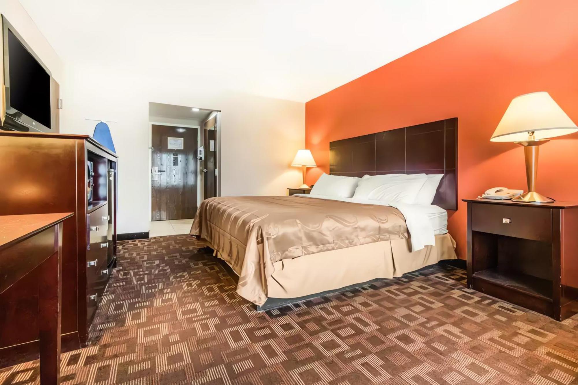 Quality Inn & Suites Лоурънсбърг Екстериор снимка